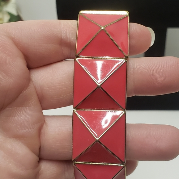 Vintage Hot Pink & Gold 3D Pyramid Stretch Bracelet Retro Statement Bracelet - Picture 5 of 6